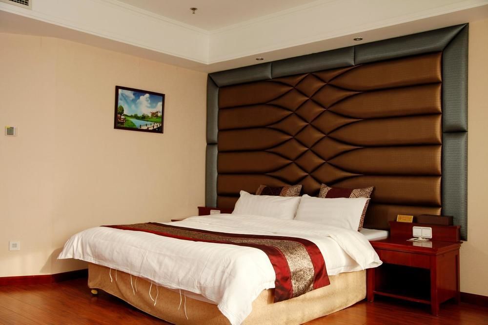 Hotel Tianchi Garden 3*