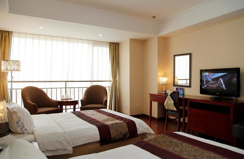 Hotel Tianchi Garden 3*